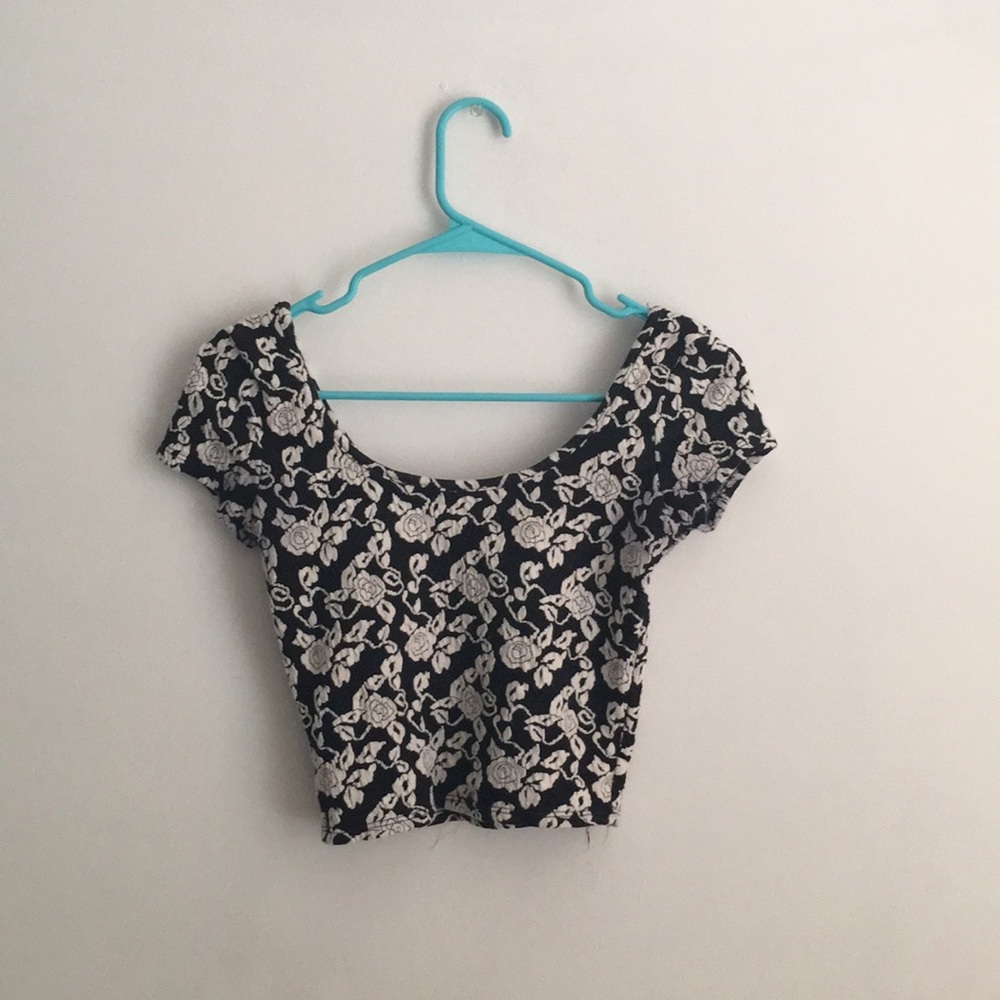 crop top with rose design